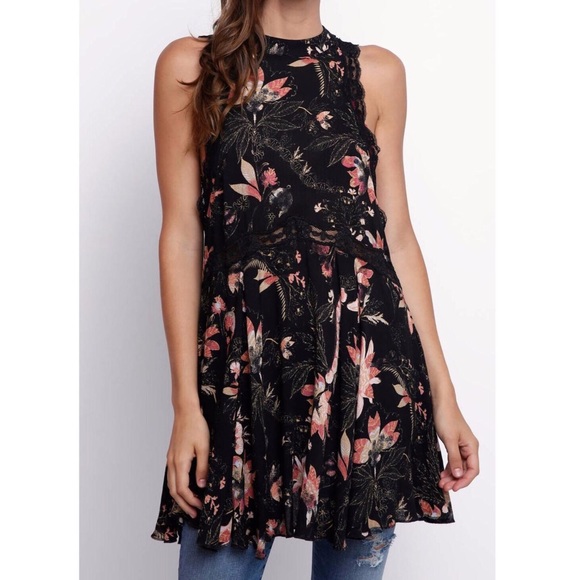 Free People Tops - Free People Sz M Floral Tunic Top EUC
